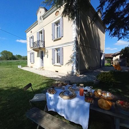 L' Embellie Sur Lot Bed and Breakfast Sainte-Livrade-sur-Lot Exteriör bild